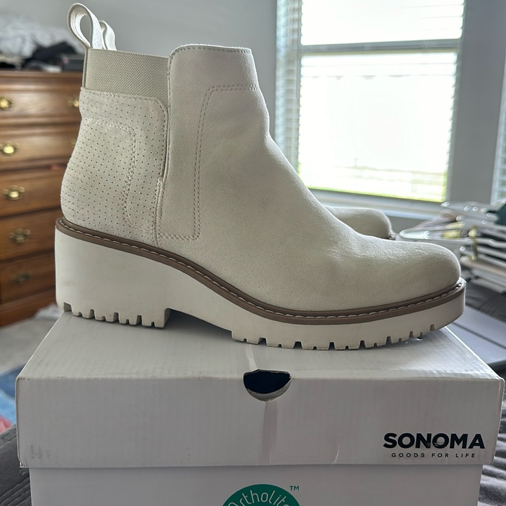 Ankle bootie